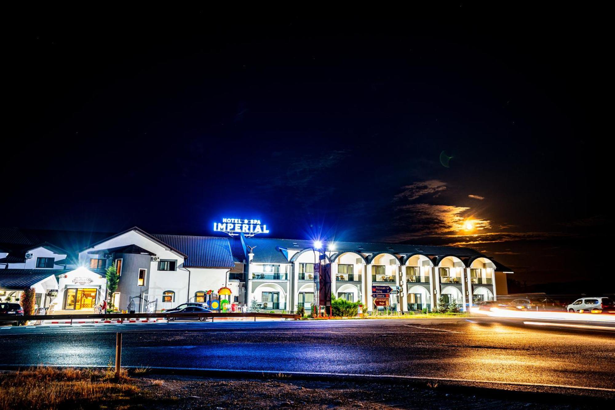 Hanul Domnesc Imperial Hotel & Spa Călan Extérieur photo
